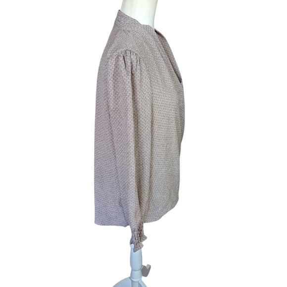 Adrianna Papell Taupe  Moroccan Tile Print Surplice Top Smocked Cuffs Chic sz S - Picture 6 of 10